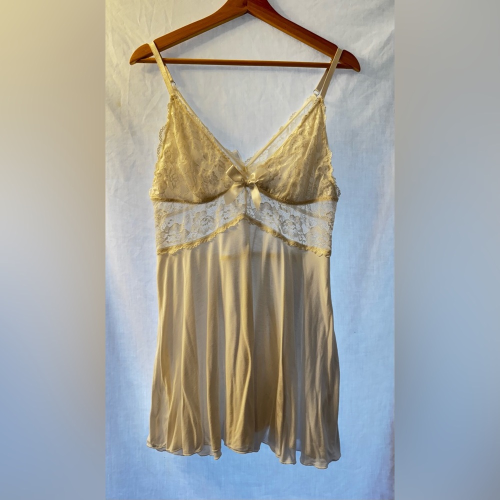 Lace Chemise, Soft White / Light Cream Color, Size XL